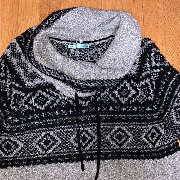 sweater - Picture 3 of 5